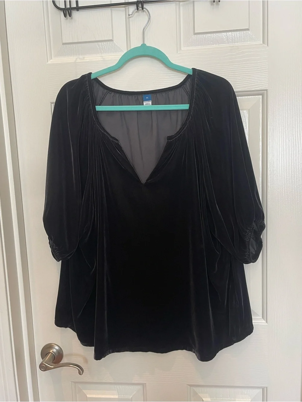 Old Navy Black Velvet Scoop-Neck Puff-Sleeve Top